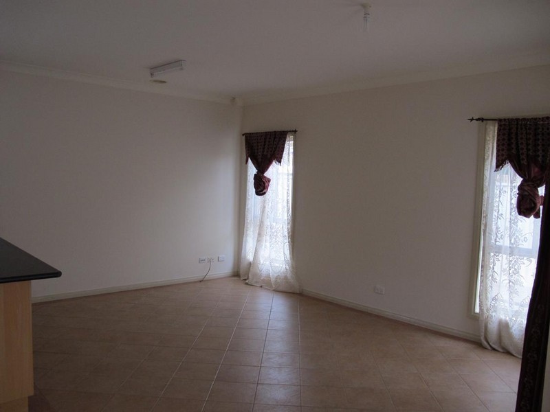 33  Blenheim Way, Caroline Springs VIC 3023