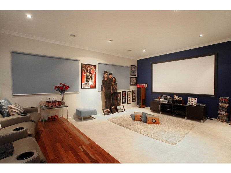 5 Caesia Way, Caroline Springs VIC 3023