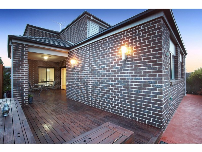 5 Caesia Way, Caroline Springs VIC 3023