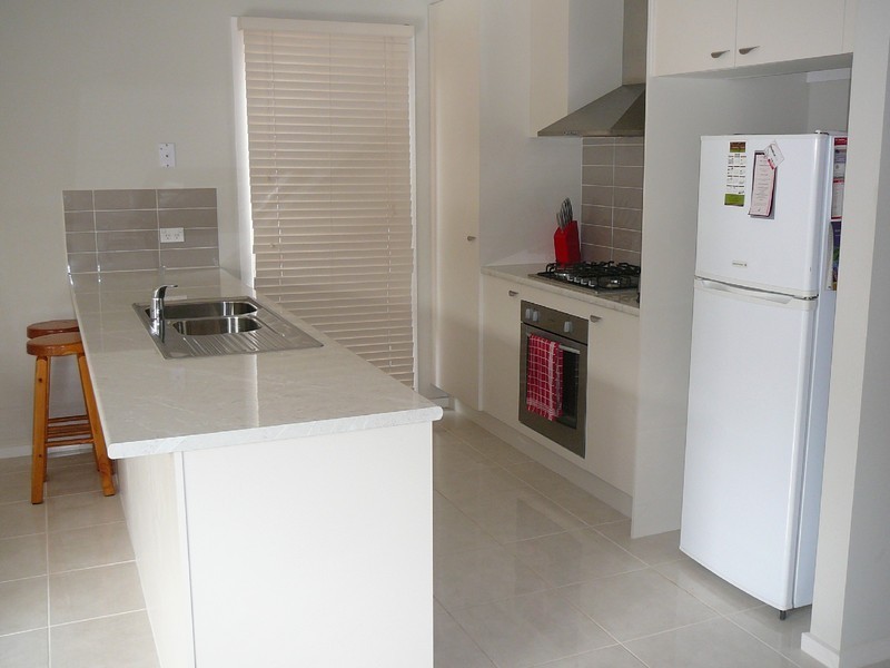 34 Hascombe Drive, Caroline Springs VIC 3023