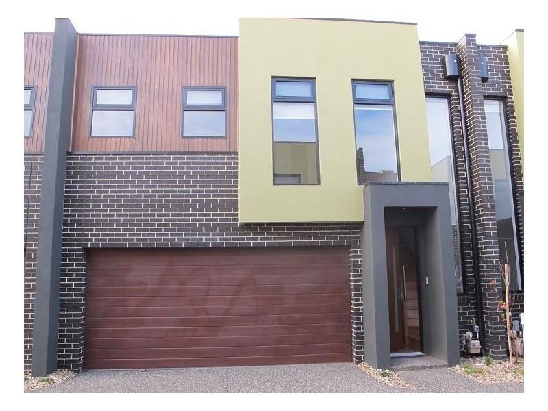 2/5-6 Chelsworth Place, Caroline Springs VIC 3023