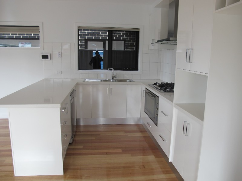 2/5-6 Chelsworth Place, Caroline Springs VIC 3023