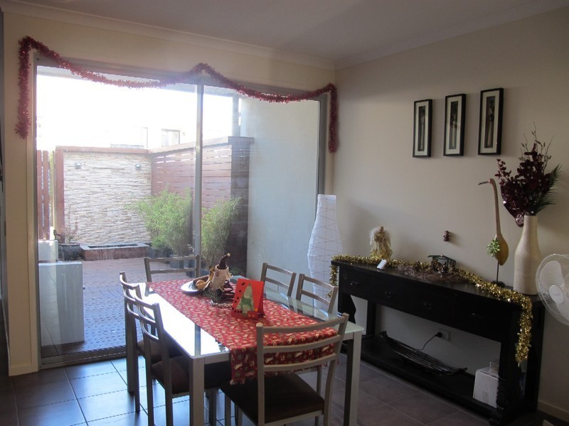 50 The Broadway, Caroline Springs VIC 3023
