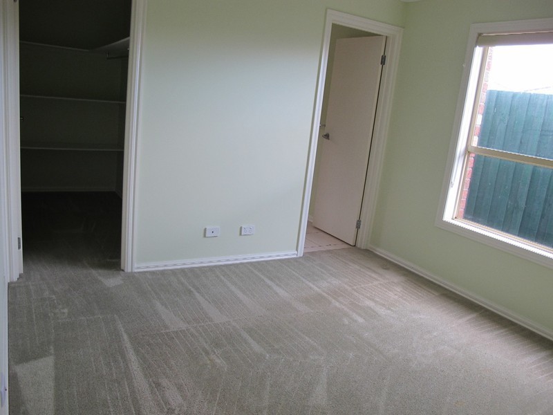 3/4 Balmoral Close, Hillside VIC 3037