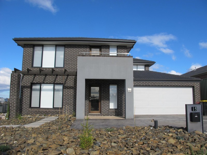 15 Goodenia Way, Caroline Springs VIC 3023