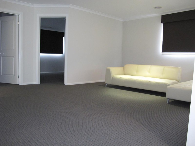 15 Goodenia Way, Caroline Springs VIC 3023