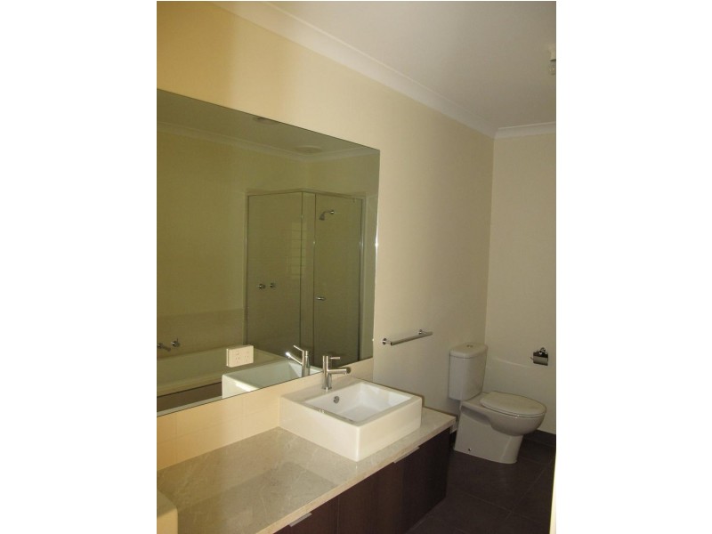 50 The Broadway, Caroline Springs VIC 3023