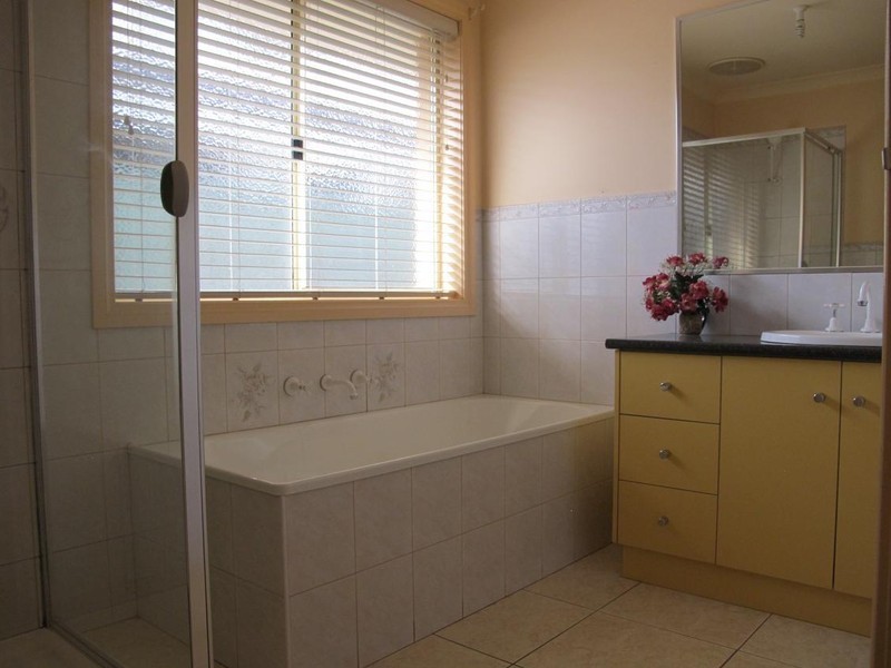 37 William Circuit, Caroline Springs VIC 3023