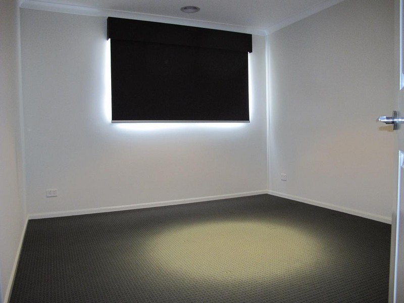 15 Goodenia Way, Caroline Springs VIC 3023