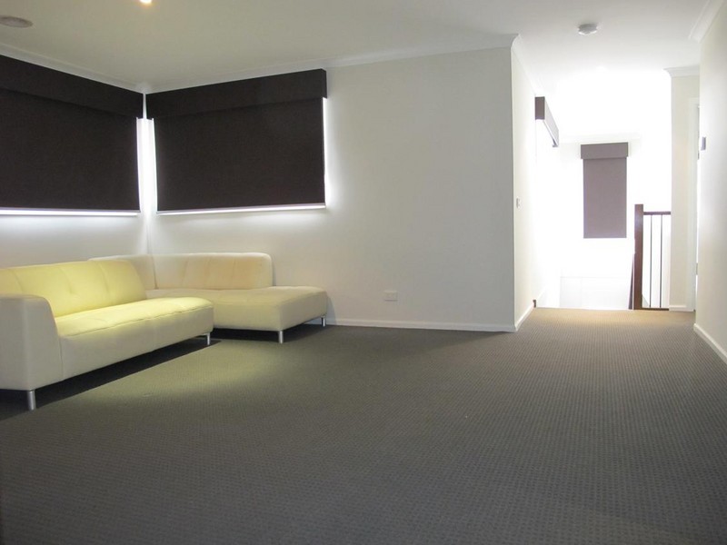 15 Goodenia Way, Caroline Springs VIC 3023