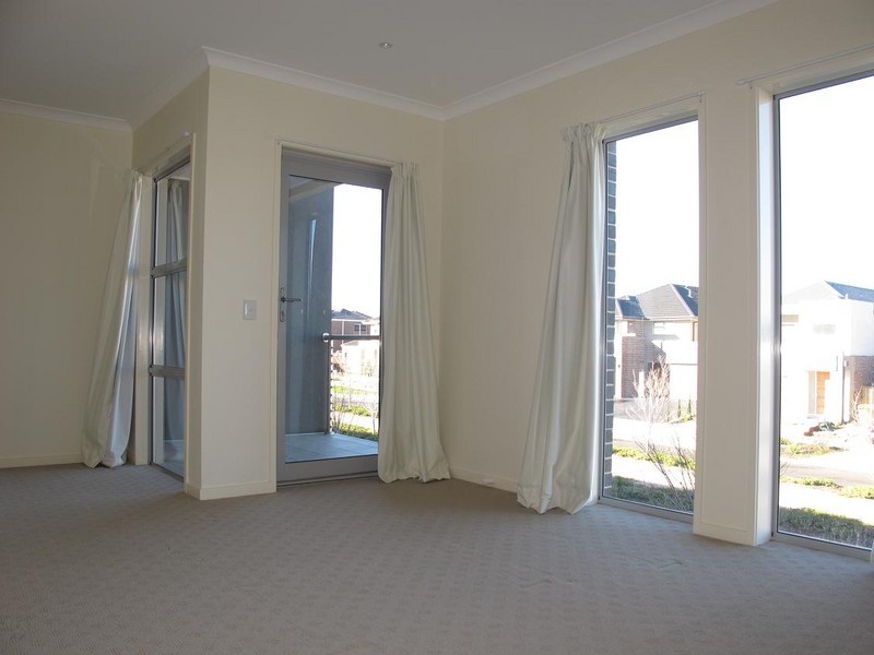 50 The Broadway, Caroline Springs VIC 3023