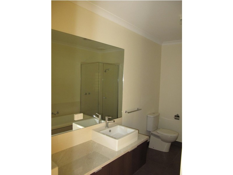 50 The Broadway, Caroline Springs VIC 3023