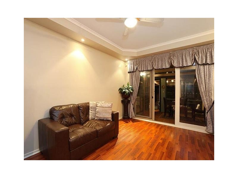 10 Rodmar Close, Hillside VIC 3037