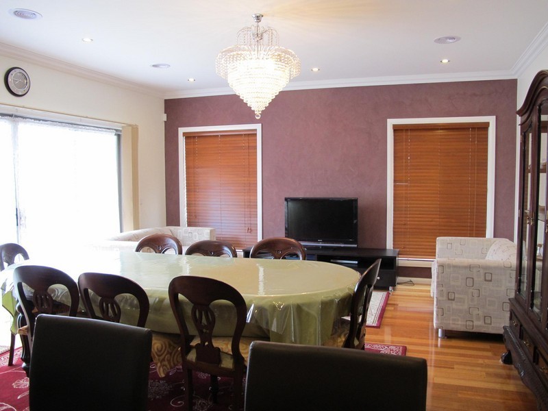 12  Brunton Avenue, Caroline Springs VIC 3023