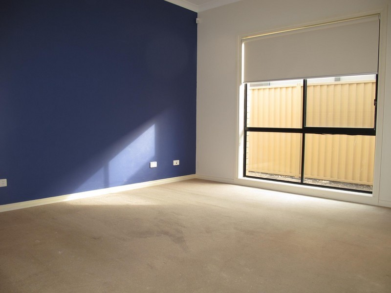 42  St Vincents Way, Caroline Springs VIC 3023