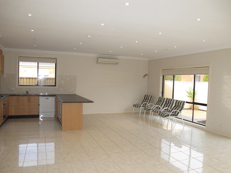 42  St Vincents Way, Caroline Springs VIC 3023