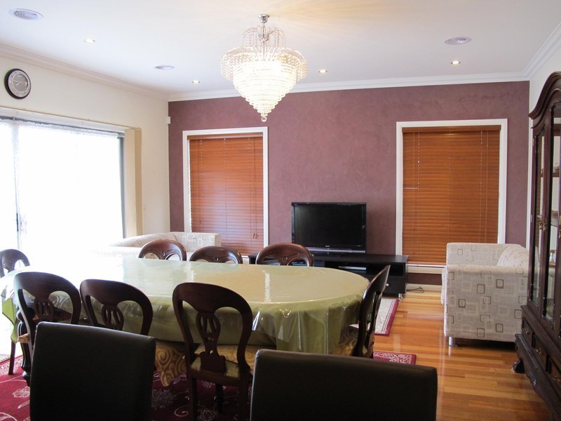 12 Brunton Avenue, Caroline Springs VIC 3023