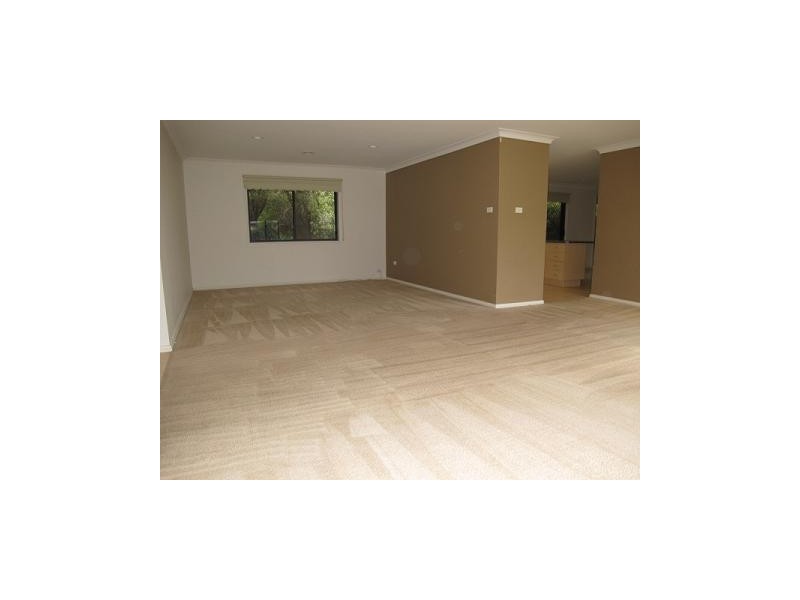 33 Kanmore Crescent, Hillside VIC 3037