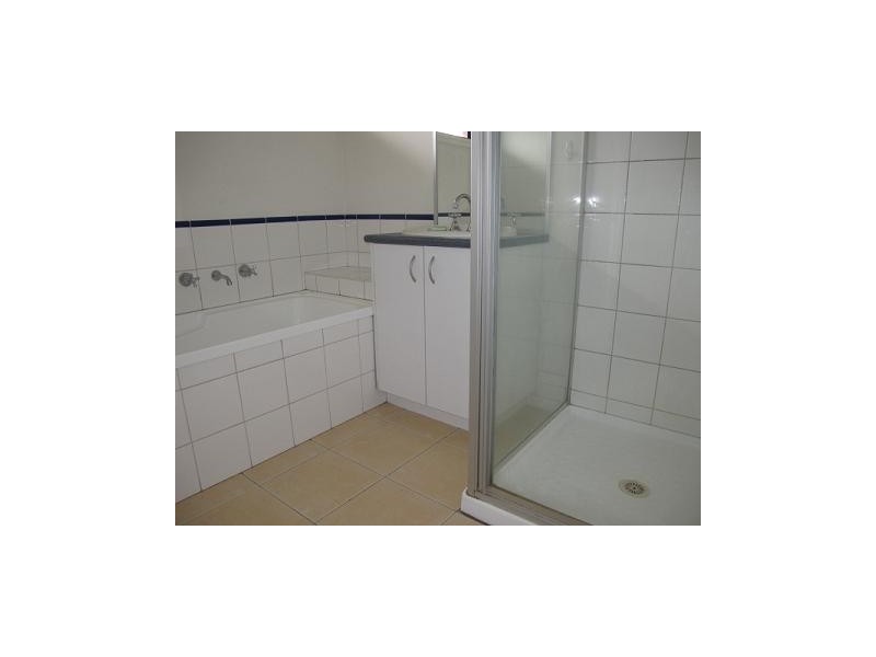 33 Kanmore Crescent, Hillside VIC 3037