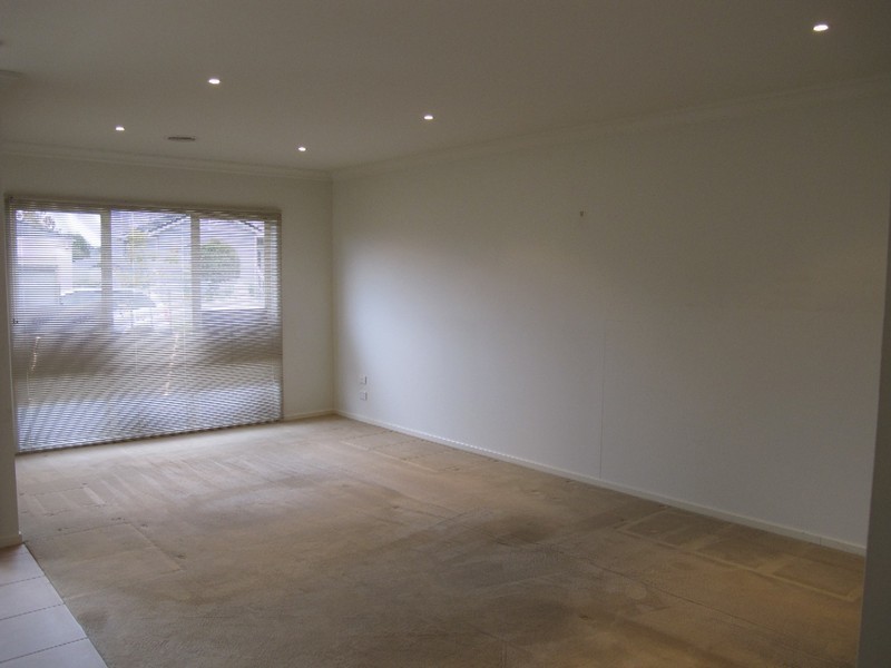 33A Wentworth Drive, Taylors Lakes VIC 3038
