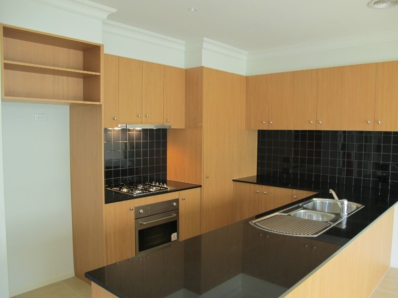 33A Wentworth Drive, Taylors Lakes VIC 3038
