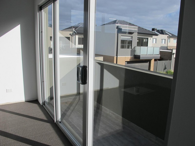 47  The Esplanade, Caroline Springs VIC 3023