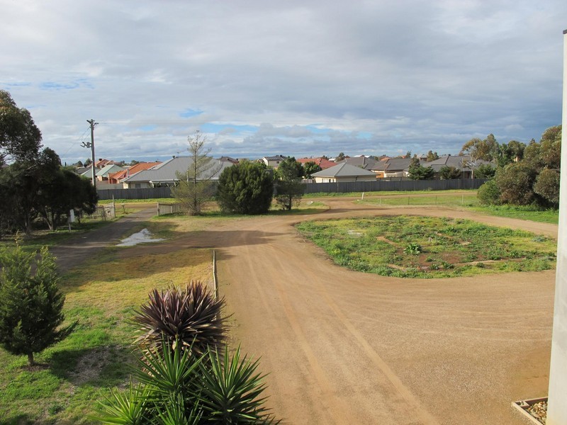 260 Clarke Road (Rockbank), Caroline Springs VIC 3023