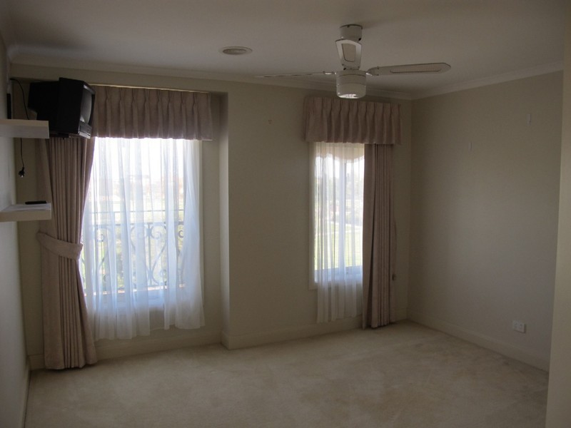 47 St Georges Ave, Caroline Springs VIC 3023