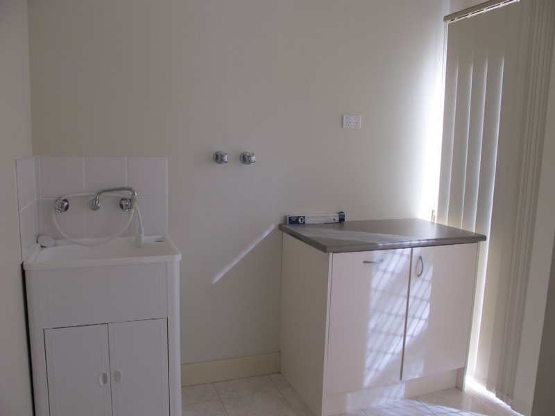 47 St Georges Ave, Caroline Springs VIC 3023