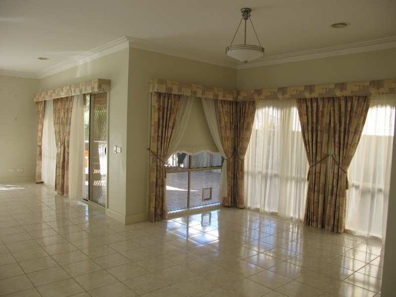 47 St Georges Ave, Caroline Springs VIC 3023