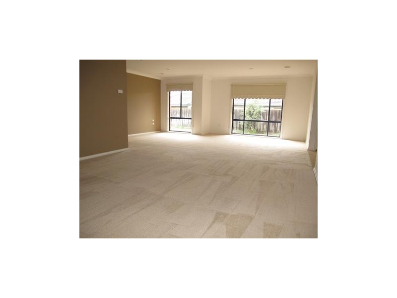 33  Kanmore Crescent, Hillside VIC 3037