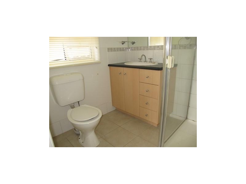 8 Champagne Way, Hillside VIC 3037