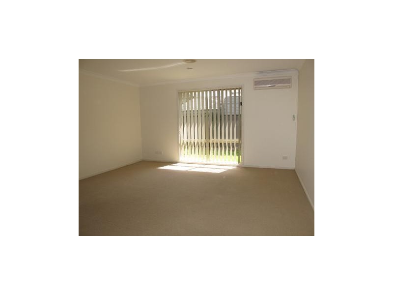 8 Champagne Way, Hillside VIC 3037