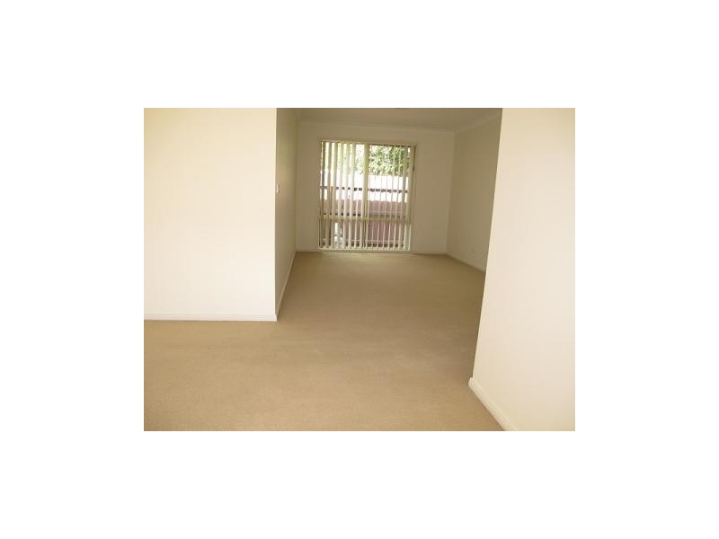 8 Champagne Way, Hillside VIC 3037