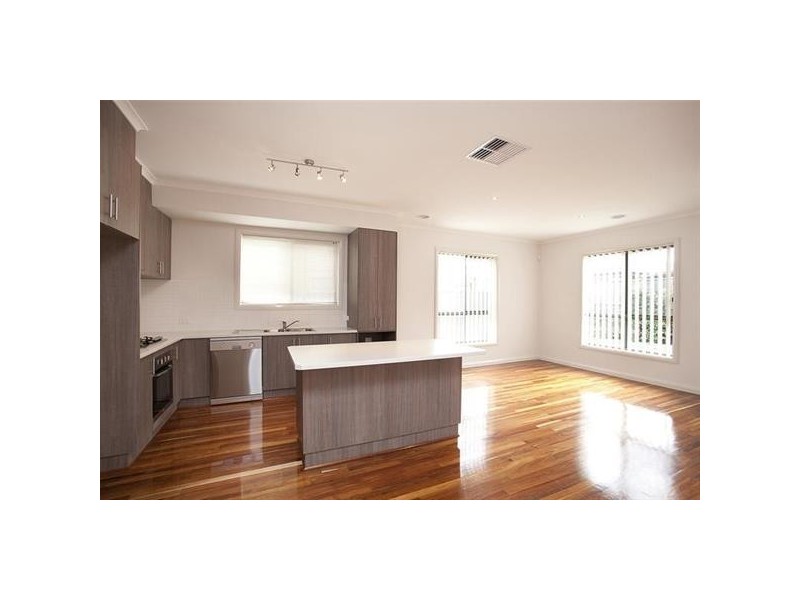 19 Herring Loop, Caroline Springs VIC 3023