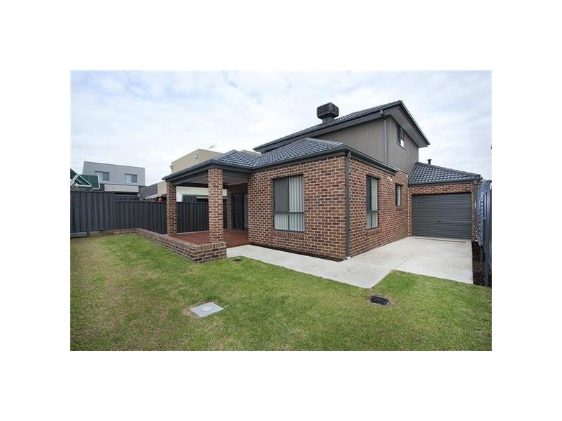 19 Herring Loop, Caroline Springs VIC 3023