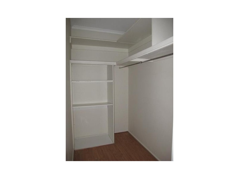 1/6 CATHERINE DRIVE, Hillside VIC 3037