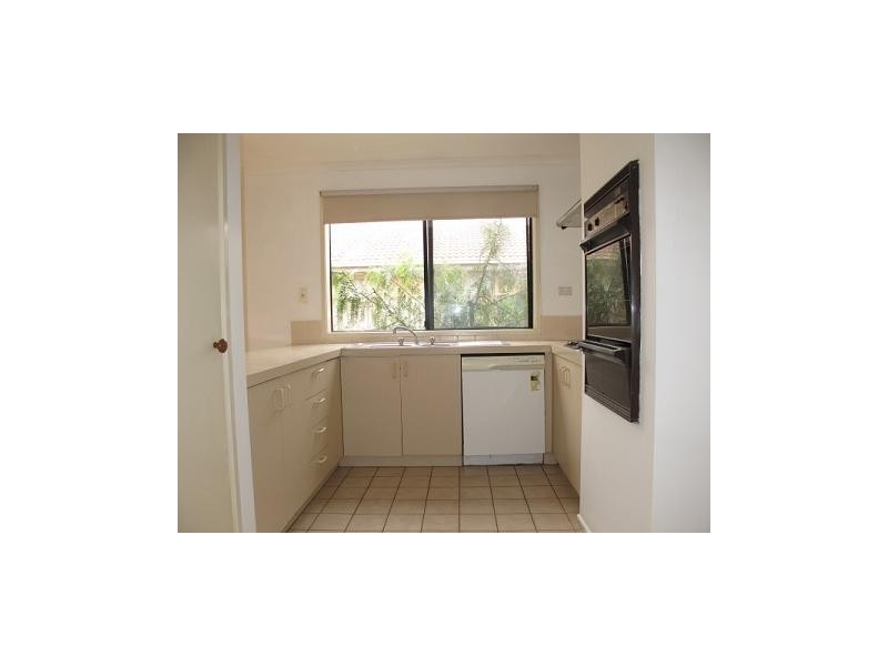 1/6 CATHERINE DRIVE, Hillside VIC 3037