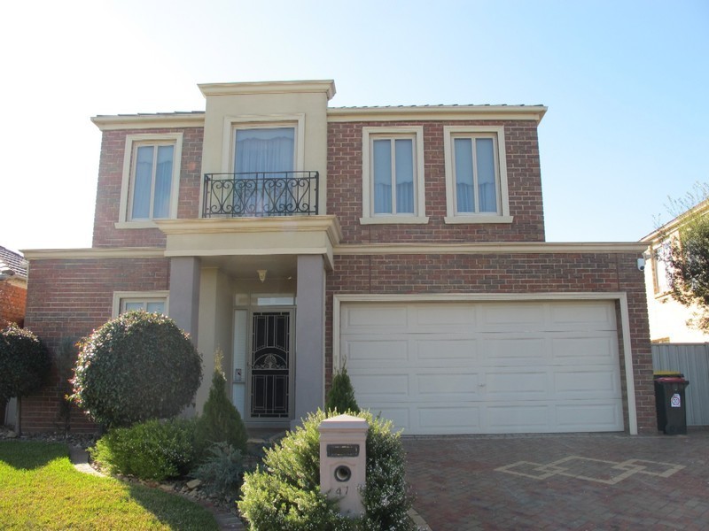 47 St Georges Ave, Caroline Springs VIC 3023