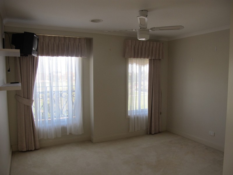 47 St Georges Ave, Caroline Springs VIC 3023