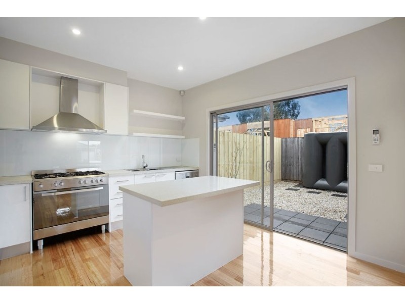 1/252 Parer Road, Airport West VIC 3042