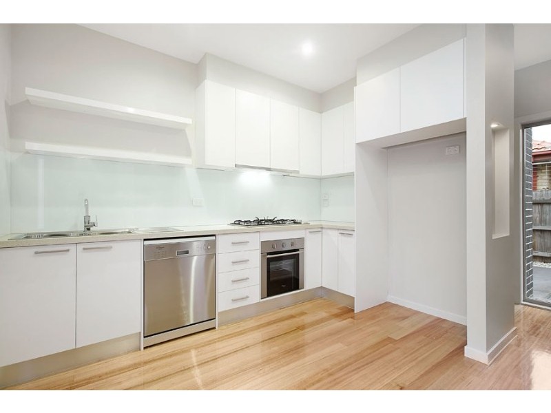 2/252 Parer Road, Airport West VIC 3042