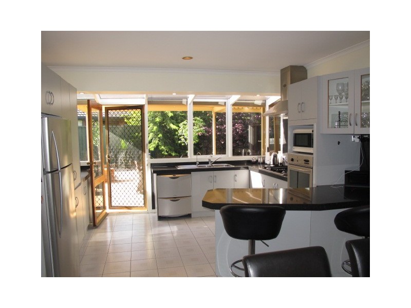 12  Nerida Court, Taylors Lakes VIC 3038