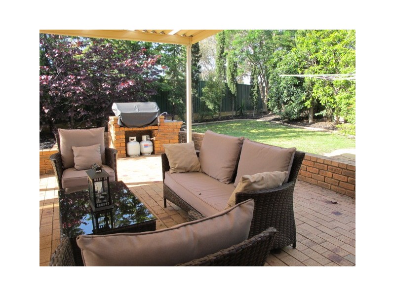 12  Nerida Court, Taylors Lakes VIC 3038