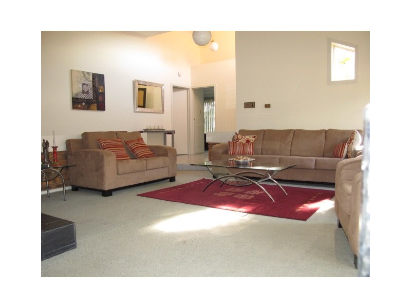 12  Nerida Court, Taylors Lakes VIC 3038