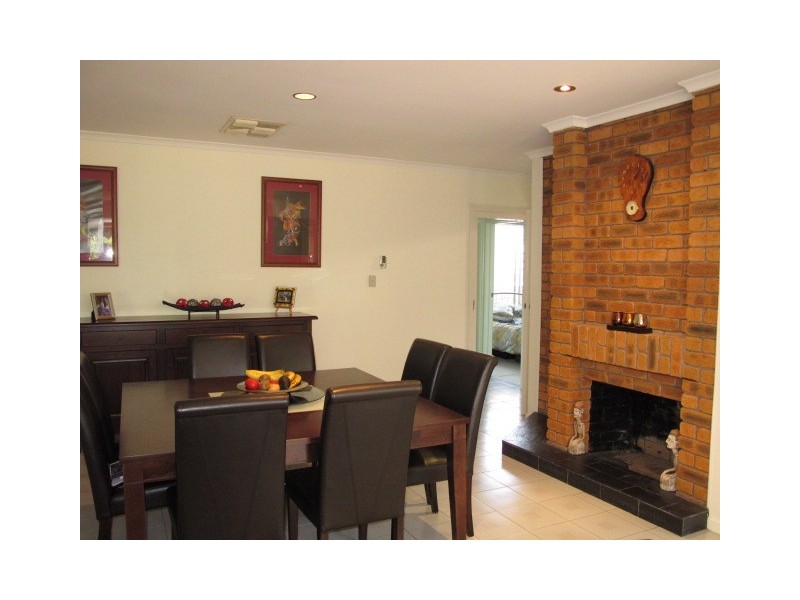 12  Nerida Court, Taylors Lakes VIC 3038