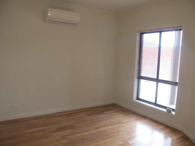 3/21 Breadalbane Court, Sydenham VIC 3037