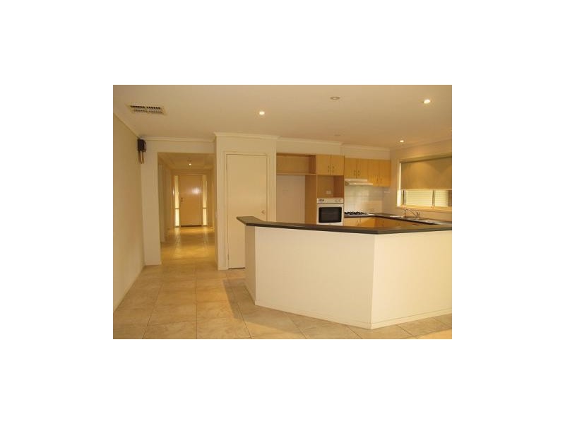 11 Cotteridge Place, Caroline Springs VIC 3023