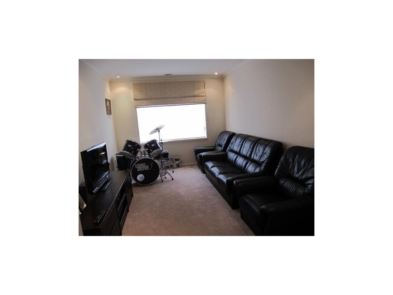 11 Cotteridge Place, Caroline Springs VIC 3023