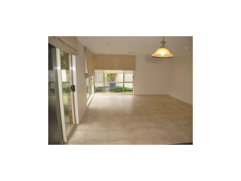 11 Cotteridge Place, Caroline Springs VIC 3023